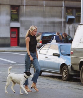 Το φάντασμα της Καρολίν Μπεσέτ-Kένεντι παραδίδει μαθήματα στιλ ακόμα