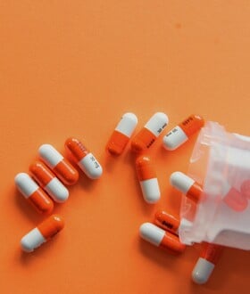 ΚΟΛΛΑΓΟΝΟ ΣΥΜΠΛΗΡΩΜΑ