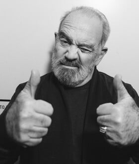 Ερρίκος Λίτσης: «Τρώμε ποπκόρν και βλέπουμε να ρίχνουν πυραύλους»