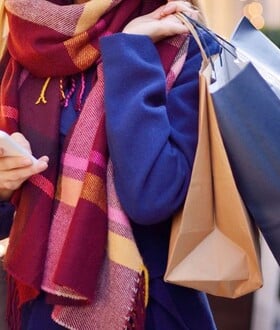 Πάσχα 2026: Ποια Κυριακή είναι ανοιχτά τα καταστήματα - Το ωράριο λειτουργίας