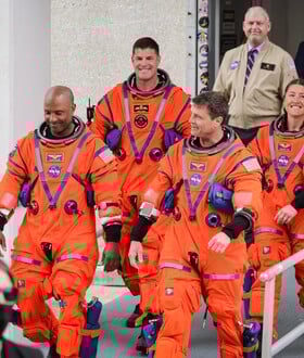 ARTEMIS II ΣΕΛΗΝΗ NASA ΕΚΤΟΞΕΥΣΗ