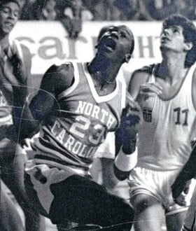 Ο Μάικλ Τζόρνταν κάποτε έπαιξε μπάσκετ στα Πατήσια 