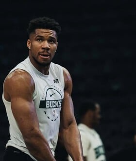 ΓΙΑΝΝΗΣ ΑΝΤΕΤΟΚΟΥΝΜΠΟ ΜΠΑΚΣ ΝΒΑ ΕΡΕΥΝΑ