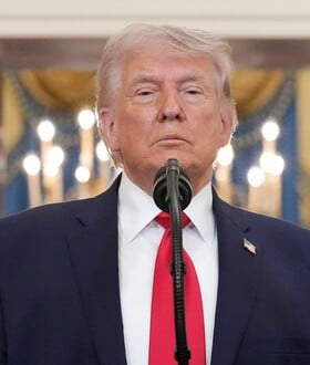 ΤΡΑΜΠ ΙΡΑΝ ΣΤΕΝΑ ΟΡΜΟΥΖ