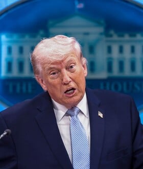 ΝΤΟΝΑΛΝΤ ΤΡΑΜΠ ΛΕΥΚΟΣ ΟΙΚΟΣ ΙΡΑΝ ΠΙΛΟΤΟΣ F15