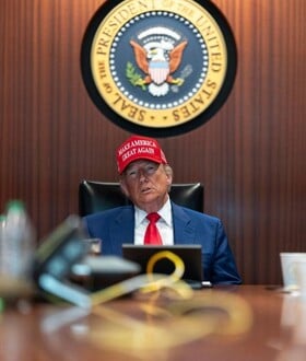 Αποκάλυψη ΝΥΤimes: Τι έγινε στο Λευκό Οίκο πριν πείσουν τον Τραμπ να επιτεθεί στο Ιράν