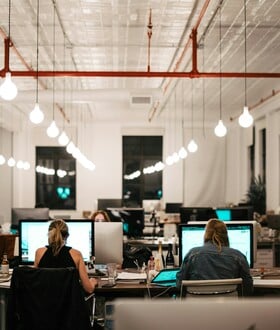 ΤΕΧΝΗΤΗ ΝΟΗΜΟΣΥΝΗ ΕΡΓΑΣΙΑ ΑΠΟΛΥΣΕΙΣ ΕΤΑΙΡΕΙΕΣ ΤΕΧΝΟΛΟΓΙΑΣ ΑΙ