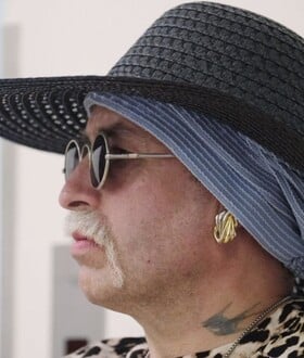 Καταδικασμένη νεοναζίστρια Γερμανίδα τρανς συνελήφθη στην Τσεχία