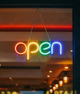 ΚΑΤΑΣΤΗΜΑΤΑ ΑΝΟΙΧΤΑ ΣΗΜΕΡΑ ΜΕΓΑΛΟ ΣΑΒΒΑΤΟ