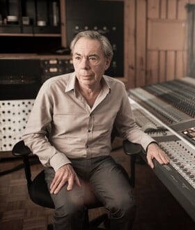 Andrew Lloyd Webber: «Είχα πει σε όλους ότι έκοψα το ποτό κι έπινα κρυφά. Μέχρι που ζήτησα βοήθεια»