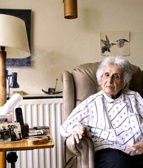 Η τσελίστρια του Άουσβιτς έγινε 100 ετών και η ιστορία της παραμένει αδιανόητη