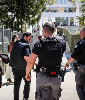 ΠΥΡΟΒΟΛΙΣΜΟΙ ΕΙΡΗΝΟΔΙΚΕΙΟ ΕΦΚΑ ΚΕΡΑΜΕΙΚΟΣ