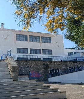 Λυκαβηττός: Το σχολείο-μνημείο του Δημήτρη Πικιώνη που καταρρέει