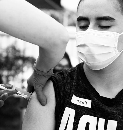 Αντώνης Δαρζέντας: «Τα πανεπιστήμια δεν μπορούν να ανοίξουν αν δεν εμβολιαστούν οι φοιτητές»