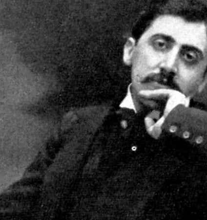 «Αναζητώντας τον χαμένο χρόνο»: Γιατί εξακολουθεί να μας γοητεύει ο Προυστ;