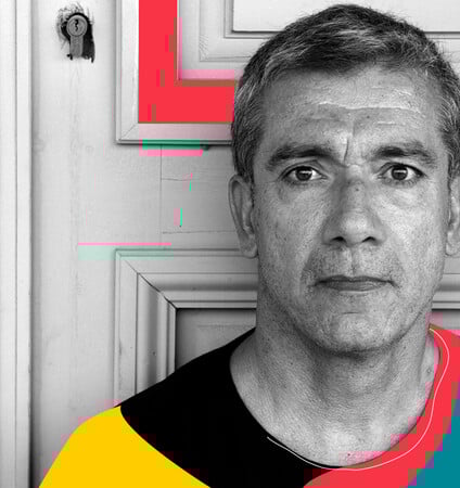 Μίνως Ευσταθιάδης: «Η λογοτεχνία είναι ένα ανάχωμα μπροστά στην τυραννία της πραγματικότητας»