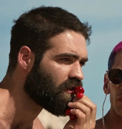 Πόσο καυτό και queer είναι το «Καλοκαίρι της Κάρμεν»;