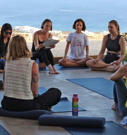 Retreat Culture: Η νέα τάση είναι να φεύγεις για να βρεις τον εαυτό σου