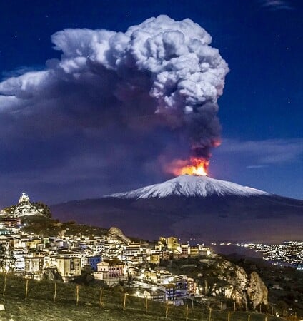 Είναι η Αίτνα η πιο «καυτή» περιοχή στον κόσμο του κρασιού τώρα;