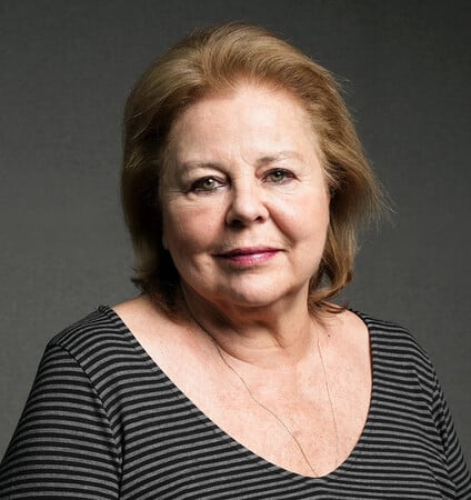 Λούκα Κατσέλη: «Με επενδύσεις σε νυχάδικα, Airbnb και καφενεία δεν λύνεται το πρόβλημα της χώρας»