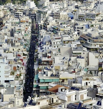 Ψάχνοντας σπίτι σε μια πόλη που δεν χωρά τους κατοίκους της